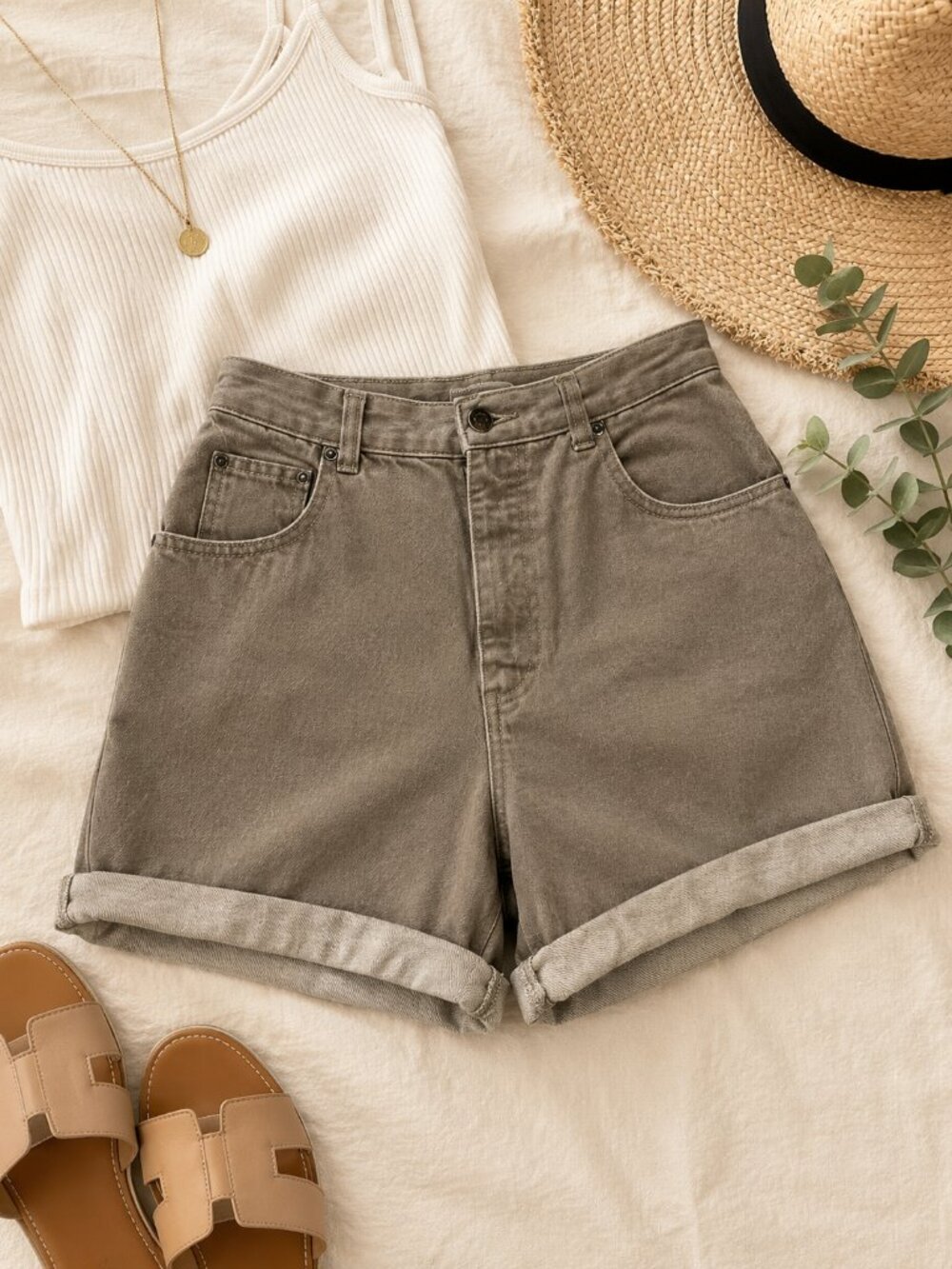 Crossroads High Rise Mom Shorts Women's Size 12 Taupe 100% Cotton Cuffed